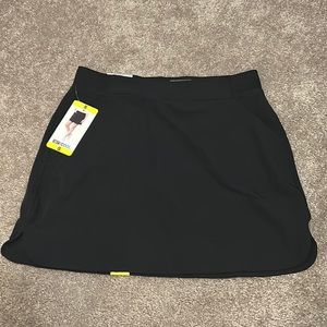32 Degrees Black Skort. NWT